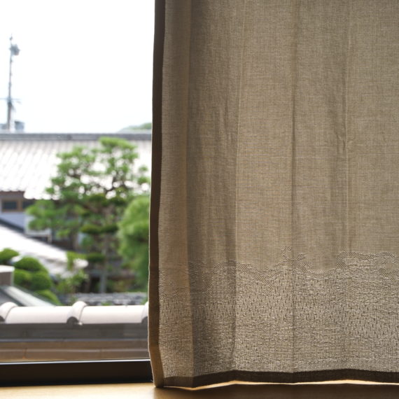 蚊帳のカーテン 奈良aeru Room Paranomad